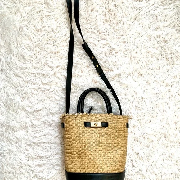 Bucket bag - Picture 1 of 2
